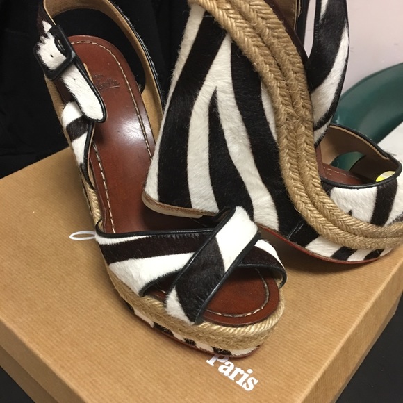 Beautiful Shoe the price to sell not taking any offer for now - Picture 5 of 7